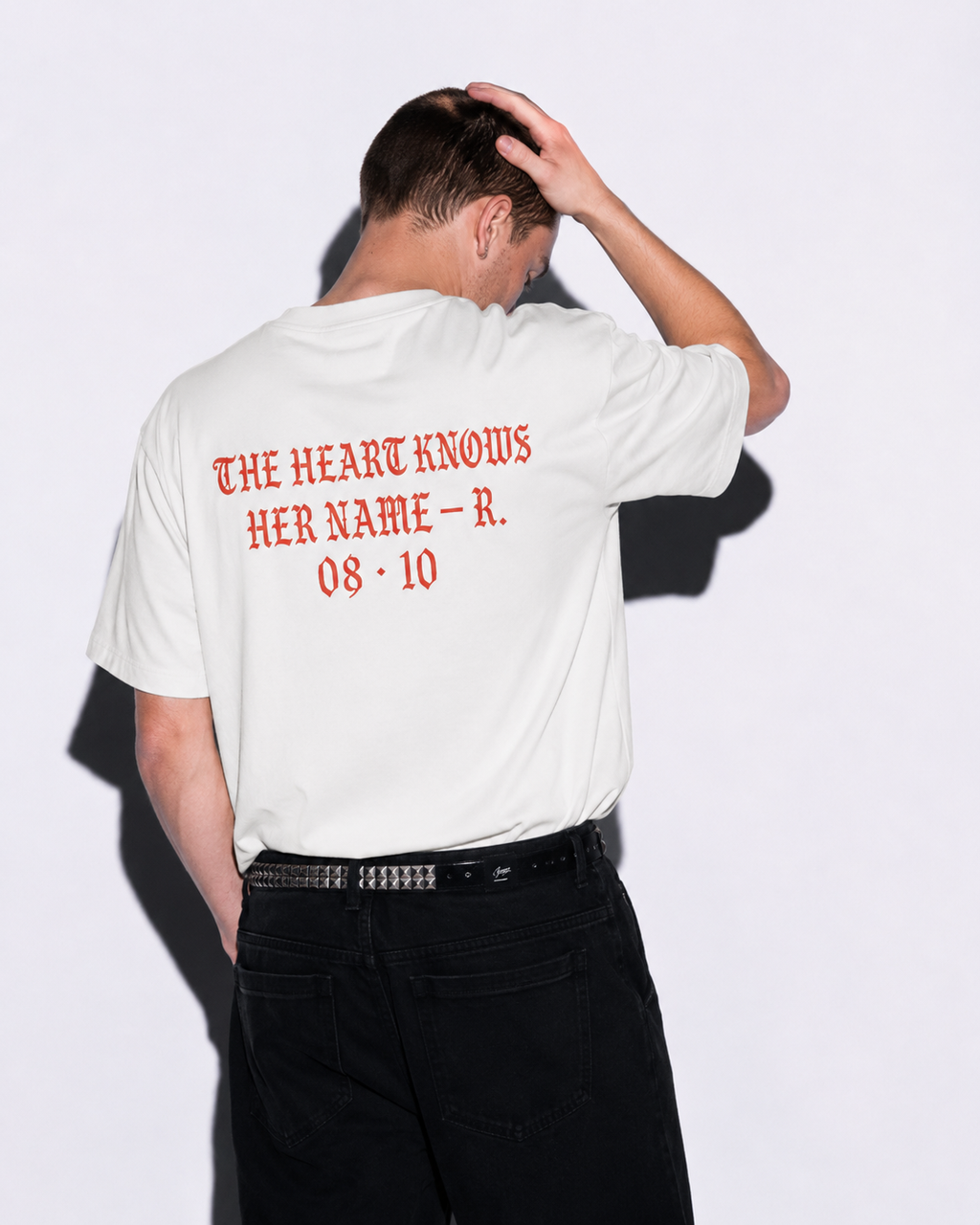 Camiseta The Heart Knows Her Name Tee