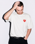 Camiseta The Heart Knows Her Name Tee