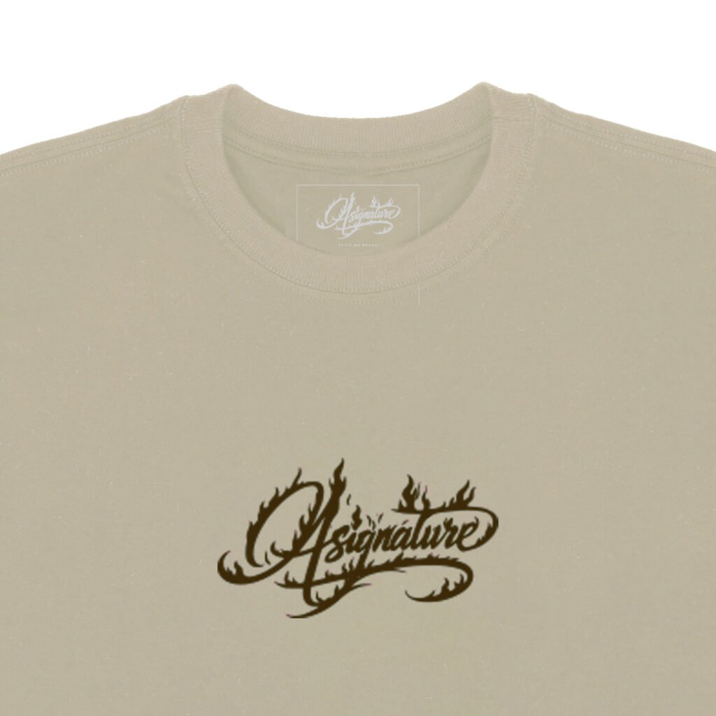 Asignature Flame Script Tee — Sand — costas
